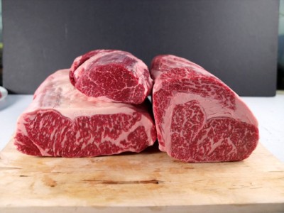 Rangers_Valley_Angus_samples.__Clockwise_from_right_cube_roll_striploin_and_eye_fillet_400_x_300