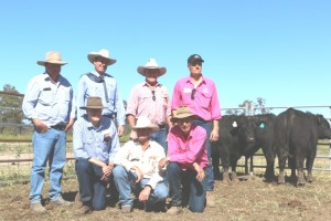 Bulk buyers Minnamurra Pastoral Co with Auctioneer Paul Dooley, Hamish McFarlane and James McFarlane